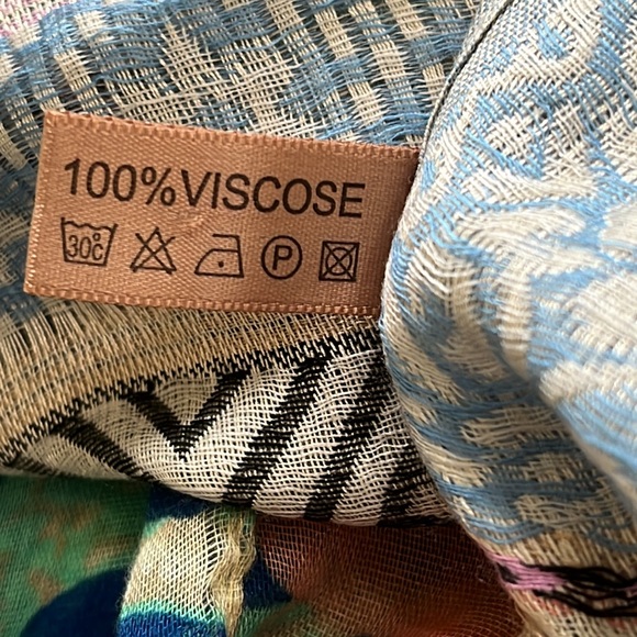 Beautiful Warm Weather Wrap/Scarf - Picture 3 of 6